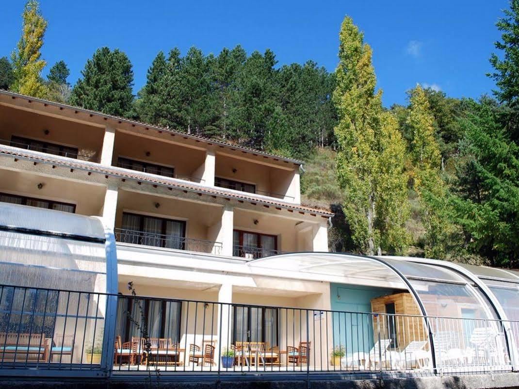 Hôtel Le Mont Barral Creyers Exterior foto